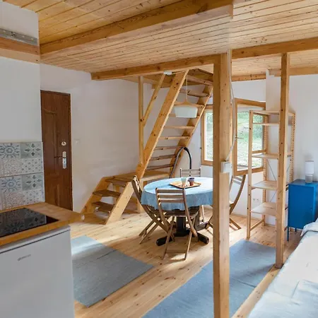 Rustic&green For 6 People Free Airconditioner Free Coffee Free Parking Holiday home